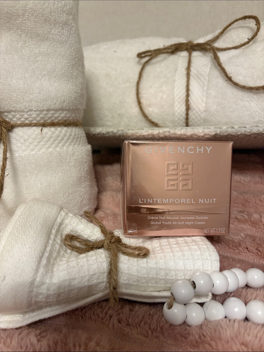 Givenchy L'Intemporel Global Youth All Soft Night Cream